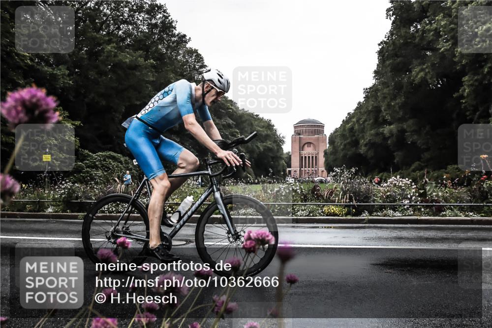 13.09.2026 - Stadtparktriathlon H.Heesch http://msf.ph/oto/10362666 13.09.2026 12:24:53 Radfahren 962, 1058, 1117 meine-sportfotos.de