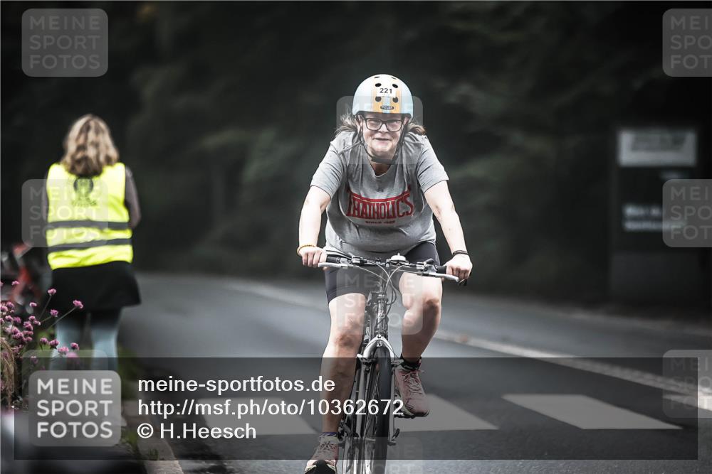 13.09.2026 - Stadtparktriathlon H.Heesch http://msf.ph/oto/10362672 13.09.2026 10:05:57 Radfahren 221 meine-sportfotos.de