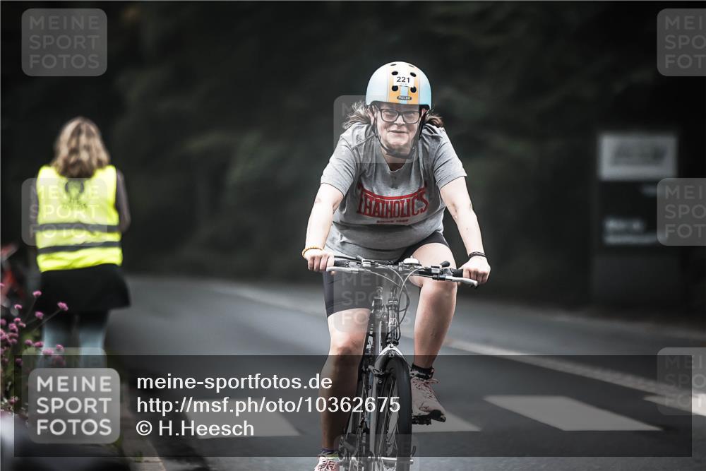 13.09.2026 - Stadtparktriathlon H.Heesch http://msf.ph/oto/10362675 13.09.2026 10:05:57 Radfahren 221 meine-sportfotos.de