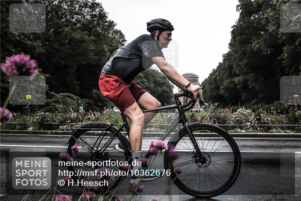 13.09.2026 - Stadtparktriathlon H.Heesch http://msf.ph/oto/10362676 13.09.2026 12:24:55 Radfahren 962, 1058, 1117 meine-sportfotos.de
