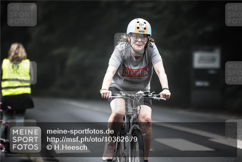 13.09.2026 - Stadtparktriathlon H.Heesch http://msf.ph/oto/10362679 13.09.2026 10:05:57 Radfahren 221 meine-sportfotos.de
