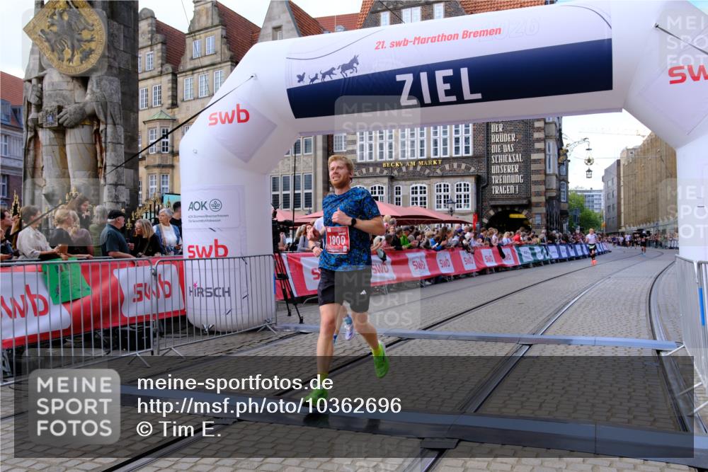 13.09.2026 - 21. swb-Marathon Bremen Tim E. http://msf.ph/oto/10362696 13.09.2026 13:00:11 Ziel 603, 735, 807, 1320, 1485, 6557, 8850, 9153 meine-sportfotos.de