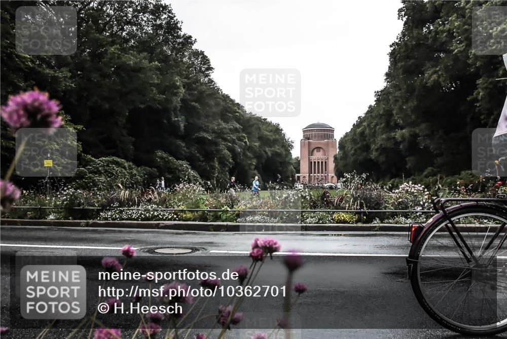 13.09.2026 - Stadtparktriathlon H.Heesch http://msf.ph/oto/10362701 13.09.2026 12:25:07 Radfahren 887, 1016, 1168 meine-sportfotos.de