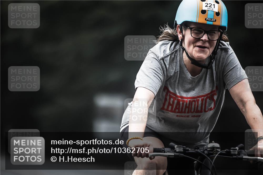 13.09.2026 - Stadtparktriathlon H.Heesch http://msf.ph/oto/10362705 13.09.2026 10:05:58 Radfahren 221 meine-sportfotos.de
