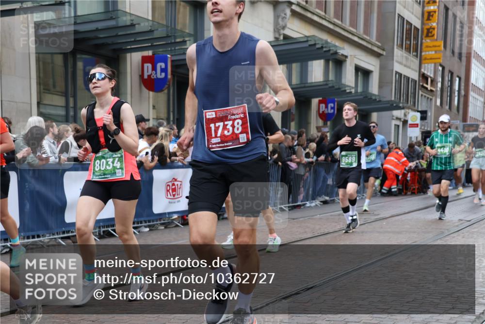 13.09.2026 - 21. swb-Marathon Bremen Strokosch-Dieckow http://msf.ph/oto/10362727 13.09.2026 13:36:38 Ziel 551, 813, 843, 950, 1285, 1641, 1849, 1936, 1991, 2241, 2275, 2531, 2930, 3122, 3541, 3635, 3732, 3787, 3874, 3894, 3909, 3998, 4261, 4335, 4410, 4448, 4892, 5236, 5355, 5447, 5823, 6050, 6056, 6269, 6408, 6431, 6629, 6961, 6966, 7006, 7046, 7229, 7398, 7445, 7640, 7937, 8034, 8498, 8685, 8839, 9310, 9317, 9331, 9415, 9589, 9658, 9807, 9840, 164, 372, 900, 1738, 1880, 2467, 2673, 2692, 2700, 2731, 2819, 2823, 3067, 3585, 3815, 4006, 4050 meine-sportfotos.de