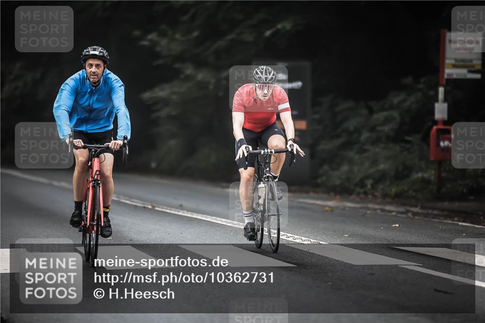 13.09.2026 - Stadtparktriathlon H.Heesch http://msf.ph/oto/10362731 13.09.2026 10:06:10 Radfahren 214, 239, 345 meine-sportfotos.de
