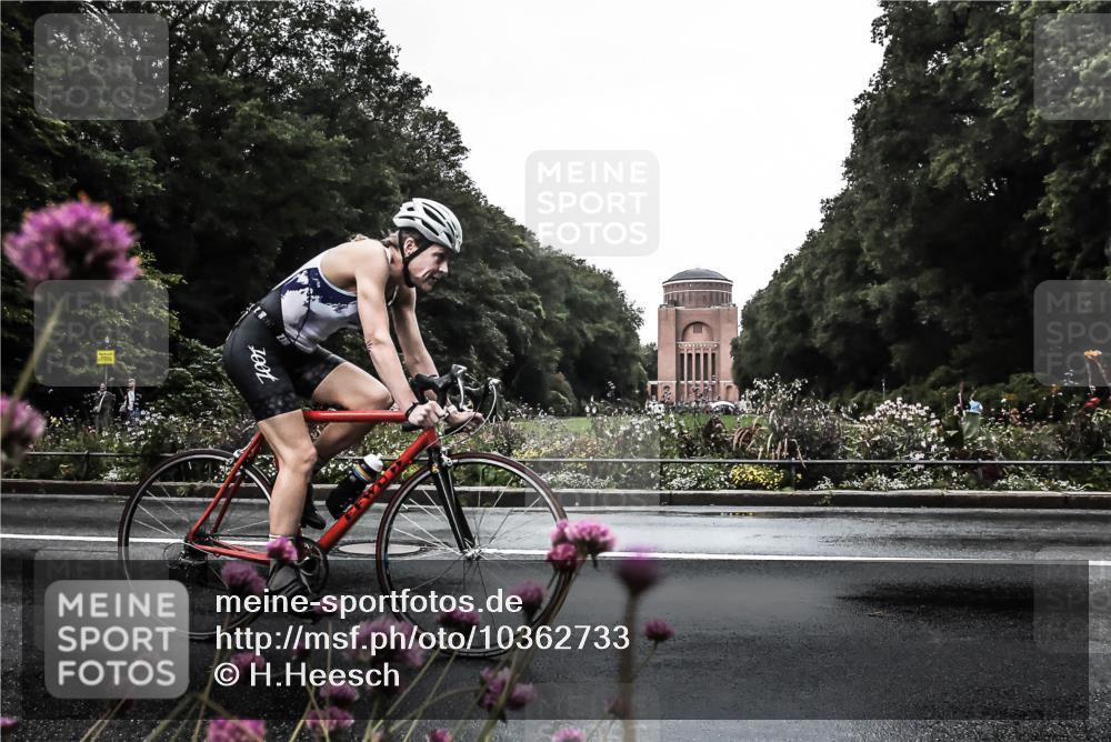 13.09.2026 - Stadtparktriathlon H.Heesch http://msf.ph/oto/10362733 13.09.2026 12:25:18 Radfahren 1031, 1085, 1104, 1124 meine-sportfotos.de