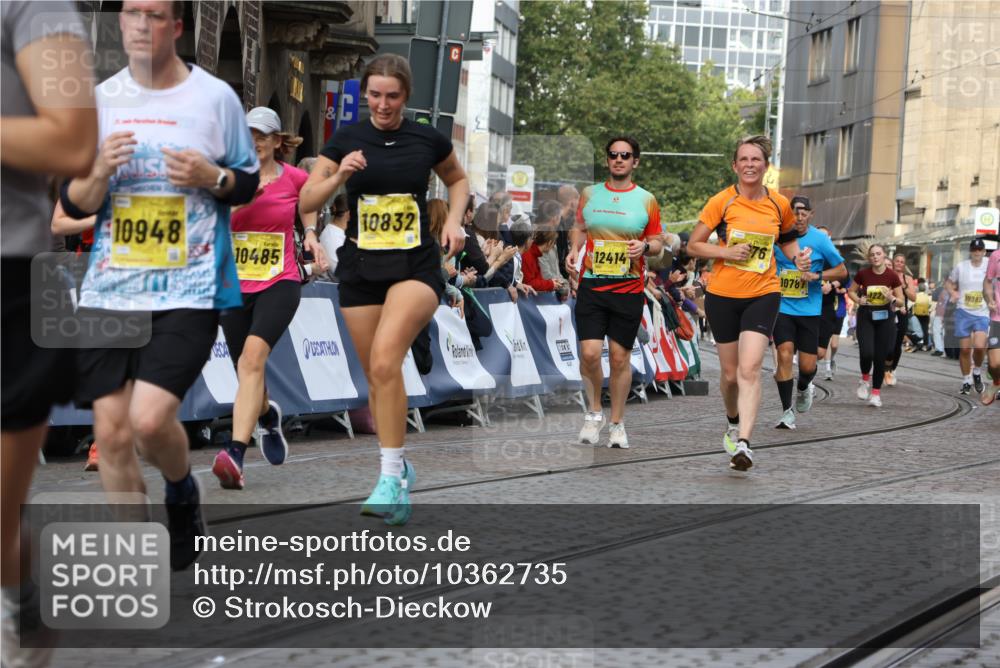 13.09.2026 - 21. swb-Marathon Bremen Strokosch-Dieckow http://msf.ph/oto/10362735 13.09.2026 10:58:56 Ziel 10878, 10879, 11004, 11030, 11189, 11228, 11384, 11488, 11743, 11955, 12180, 12237, 12320, 12499, 12505, 10383, 10415, 10427, 10477, 10668, 10843, 11034, 11602, 11913, 12015, 12127, 12131, 12200, 12271, 12297 meine-sportfotos.de