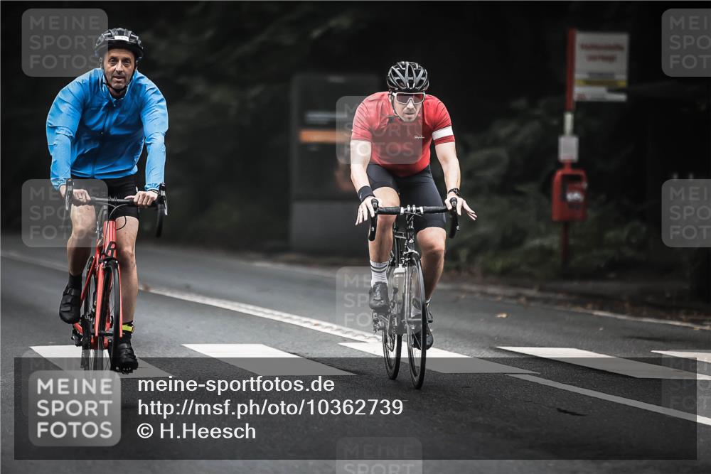 13.09.2026 - Stadtparktriathlon H.Heesch http://msf.ph/oto/10362739 13.09.2026 10:06:11 Radfahren 214, 239, 345 meine-sportfotos.de