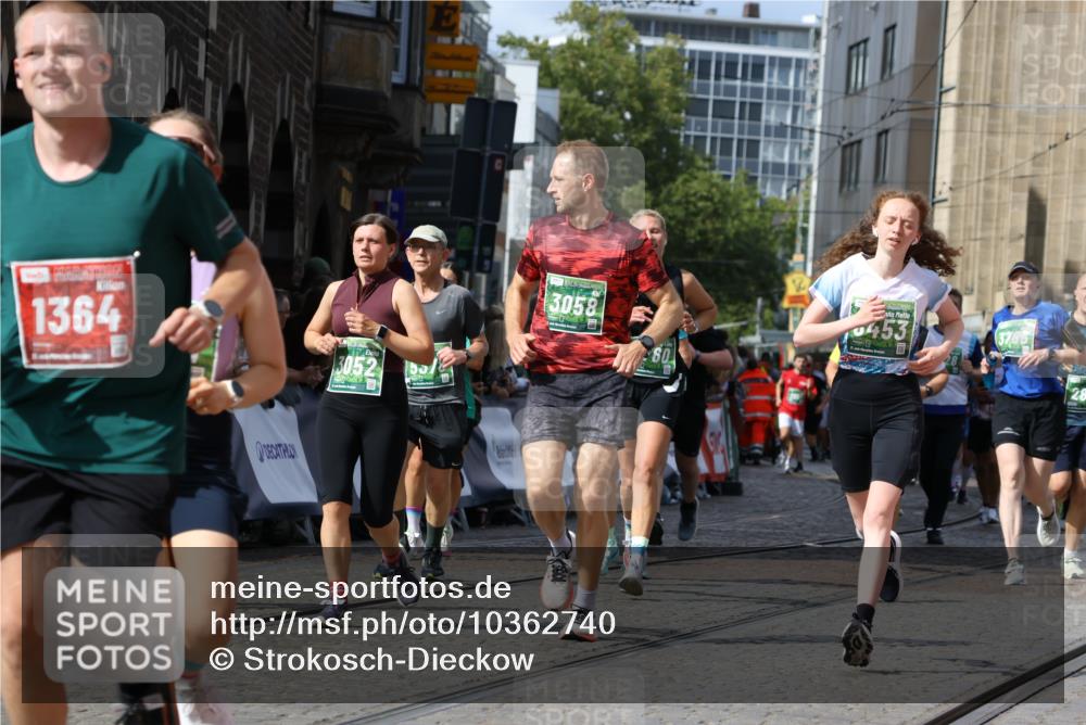13.09.2026 - 21. swb-Marathon Bremen Strokosch-Dieckow http://msf.ph/oto/10362740 13.09.2026 13:34:34 Ziel 682, 911, 1364, 2355, 2464, 3068, 3162, 3214, 3632, 3636, 3984, 4112, 5147, 5265, 5489, 5768, 6090, 6350, 6405, 7113, 7696, 7897, 7988, 8870, 9094, 9100, 9402, 9453, 9905, 10058, 13118, 1210, 1395, 1967, 2525, 2561, 2831, 3052, 3058, 3353, 3380, 3388, 3765, 3842, 4537, 5378, 5694, 5760, 6128, 6168, 6244, 7443, 7833, 8182, 8453, 8493, 8552, 8683, 9038, 9788, 9820 meine-sportfotos.de