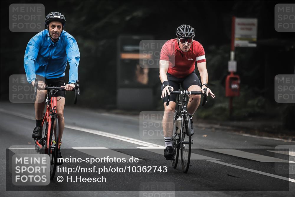 13.09.2026 - Stadtparktriathlon H.Heesch http://msf.ph/oto/10362743 13.09.2026 10:06:11 Radfahren 214, 239, 345 meine-sportfotos.de