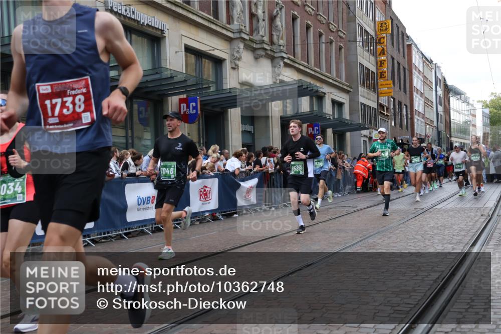 13.09.2026 - 21. swb-Marathon Bremen Strokosch-Dieckow http://msf.ph/oto/10362748 13.09.2026 13:36:39 Ziel 551, 813, 843, 950, 1285, 1641, 1849, 1854, 1936, 1991, 2241, 2275, 2531, 2930, 3122, 3541, 3635, 3732, 3787, 3874, 3894, 3909, 3998, 4261, 4335, 4410, 4448, 4932, 5236, 5355, 5447, 5823, 6050, 6056, 6269, 6408, 6431, 6629, 6961, 6966, 7006, 7046, 7398, 7445, 7640, 7937, 8034, 8498, 8685, 8839, 9310, 9317, 9331, 9415, 9589, 9658, 9807, 9840, 164, 372, 900, 1738, 1880, 2467, 2673, 2692, 2700, 2731, 2819, 2823, 3067, 3585, 3815, 4006, 4050 meine-sportfotos.de