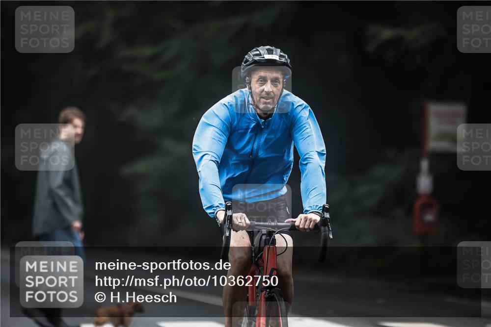 13.09.2026 - Stadtparktriathlon H.Heesch http://msf.ph/oto/10362750 13.09.2026 10:06:12 Radfahren 214, 239, 345 meine-sportfotos.de