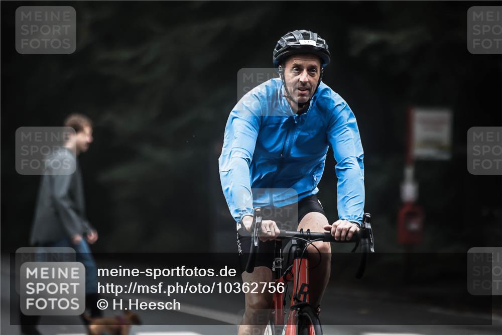 13.09.2026 - Stadtparktriathlon H.Heesch http://msf.ph/oto/10362756 13.09.2026 10:06:12 Radfahren 214, 239, 345 meine-sportfotos.de
