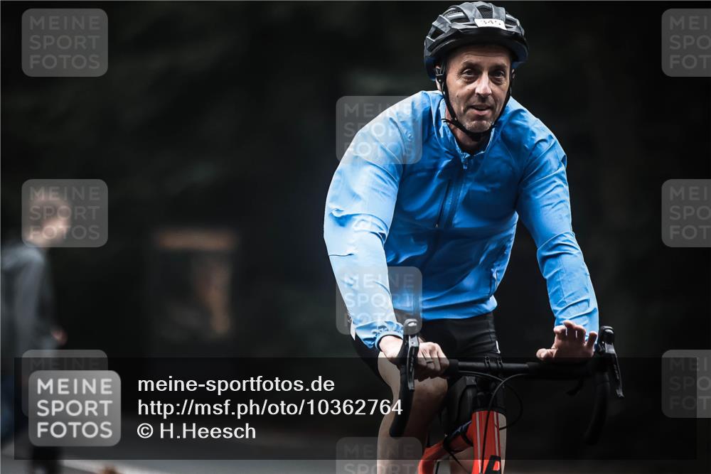 13.09.2026 - Stadtparktriathlon H.Heesch http://msf.ph/oto/10362764 13.09.2026 10:06:12 Radfahren 214, 239, 345 meine-sportfotos.de