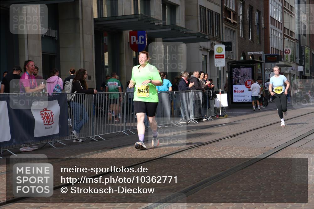 13.09.2026 - 21. swb-Marathon Bremen Strokosch-Dieckow http://msf.ph/oto/10362771 13.09.2026 11:23:44 Ziel 10292, 10413, 10970, 11266, 11663, 12340, 12440 meine-sportfotos.de