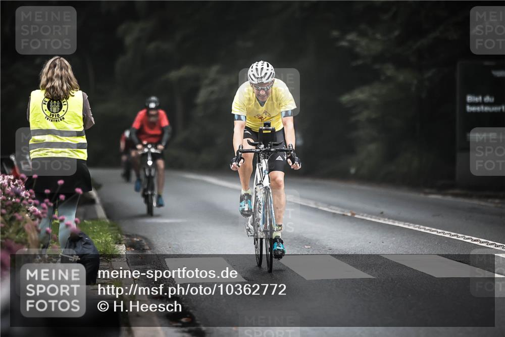 13.09.2026 - Stadtparktriathlon H.Heesch http://msf.ph/oto/10362772 13.09.2026 10:06:23 Radfahren 276, 299 meine-sportfotos.de