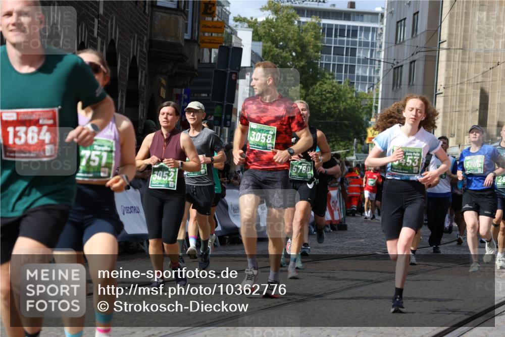 13.09.2026 - 21. swb-Marathon Bremen Strokosch-Dieckow http://msf.ph/oto/10362776 13.09.2026 13:34:34 Ziel 682, 911, 1364, 2355, 2464, 3068, 3162, 3214, 3632, 3636, 3984, 4112, 5147, 5265, 5489, 5768, 6090, 6350, 6405, 7113, 7696, 7897, 7988, 8870, 9094, 9100, 9402, 9453, 9905, 10058, 13118, 1210, 1395, 1967, 2525, 2561, 2831, 3052, 3058, 3353, 3380, 3388, 3765, 3842, 4537, 5378, 5694, 5760, 6128, 6168, 6244, 7443, 7833, 8182, 8453, 8493, 8552, 8683, 9038, 9788, 9820 meine-sportfotos.de