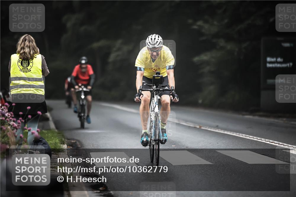 13.09.2026 - Stadtparktriathlon H.Heesch http://msf.ph/oto/10362779 13.09.2026 10:06:23 Radfahren 276, 299 meine-sportfotos.de