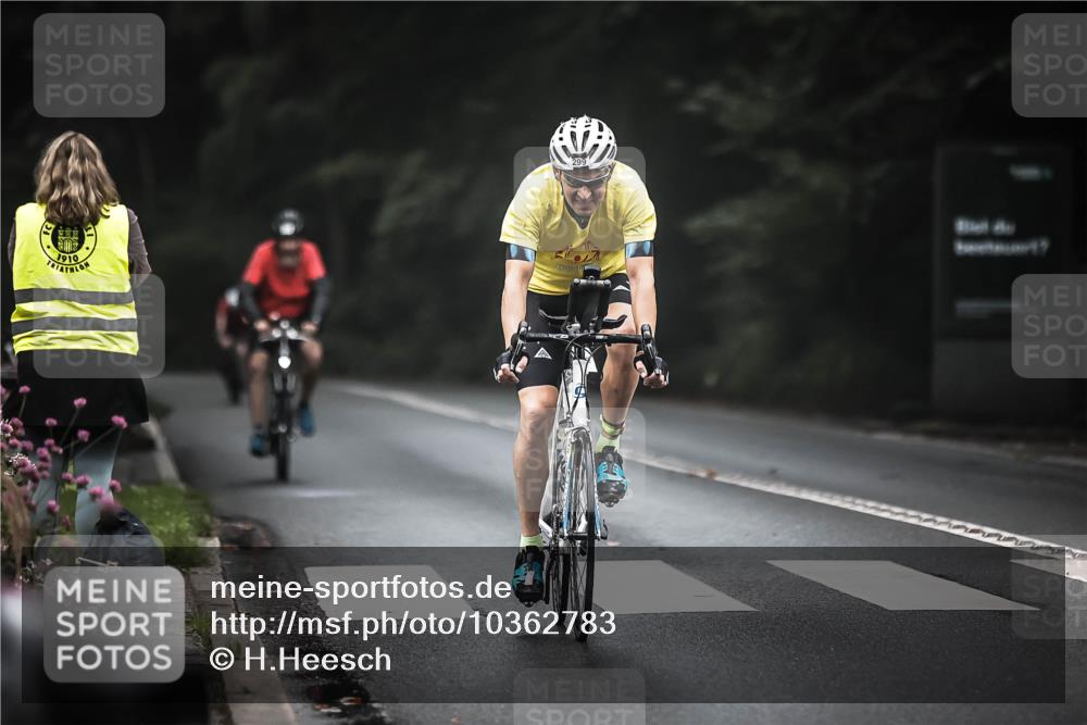 13.09.2026 - Stadtparktriathlon H.Heesch http://msf.ph/oto/10362783 13.09.2026 10:06:23 Radfahren 276, 299 meine-sportfotos.de
