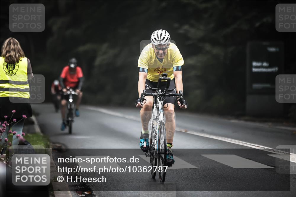 13.09.2026 - Stadtparktriathlon H.Heesch http://msf.ph/oto/10362787 13.09.2026 10:06:23 Radfahren 276, 299 meine-sportfotos.de
