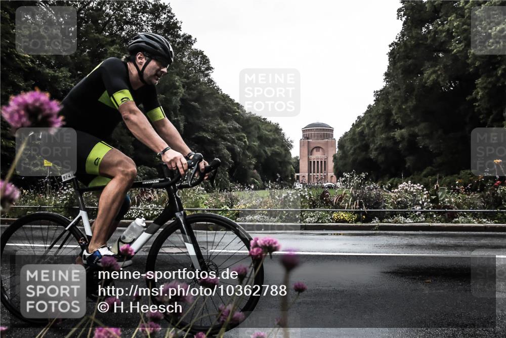 13.09.2026 - Stadtparktriathlon H.Heesch http://msf.ph/oto/10362788 13.09.2026 12:25:43 Radfahren 951, 974 meine-sportfotos.de
