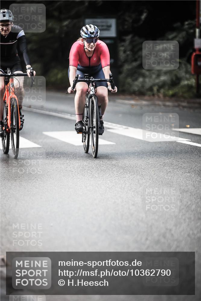 13.09.2026 - Stadtparktriathlon H.Heesch http://msf.ph/oto/10362790 13.09.2026 11:19:11 Radfahren 598, 706, 731, 769, 817 meine-sportfotos.de