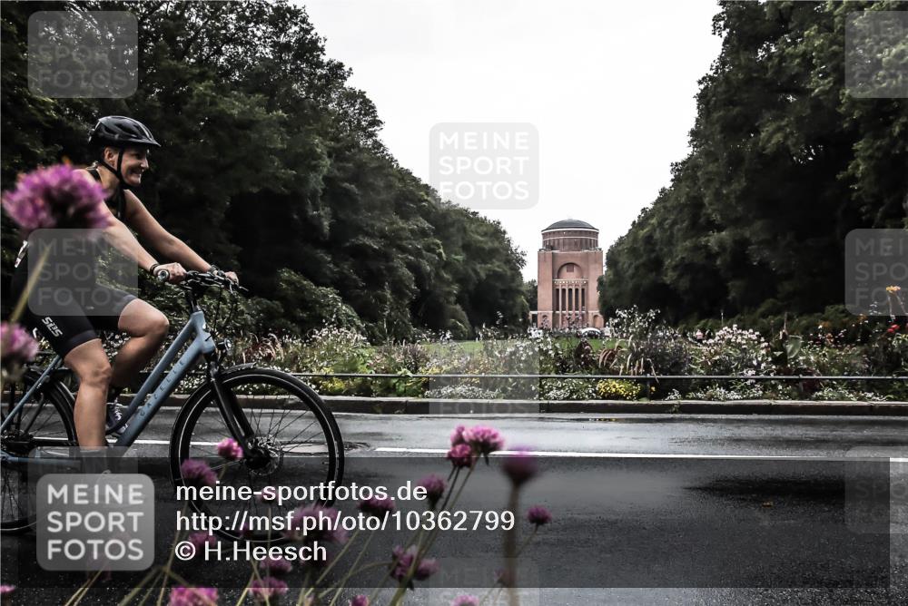 13.09.2026 - Stadtparktriathlon H.Heesch http://msf.ph/oto/10362799 13.09.2026 12:25:47 Radfahren 951, 981, 1097 meine-sportfotos.de