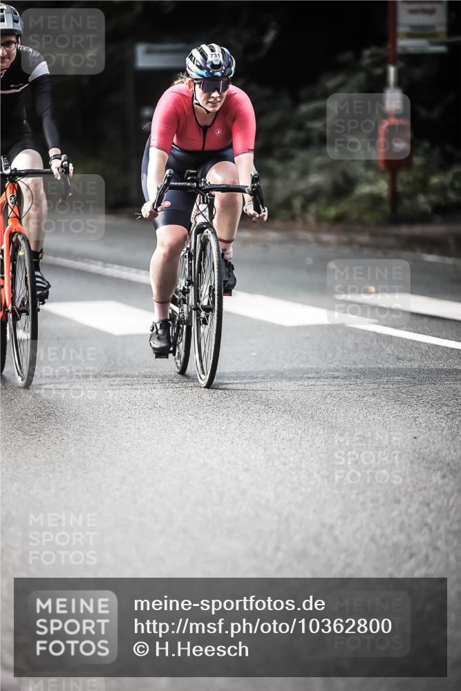 13.09.2026 - Stadtparktriathlon H.Heesch http://msf.ph/oto/10362800 13.09.2026 11:19:11 Radfahren 598, 706, 731, 769, 817 meine-sportfotos.de