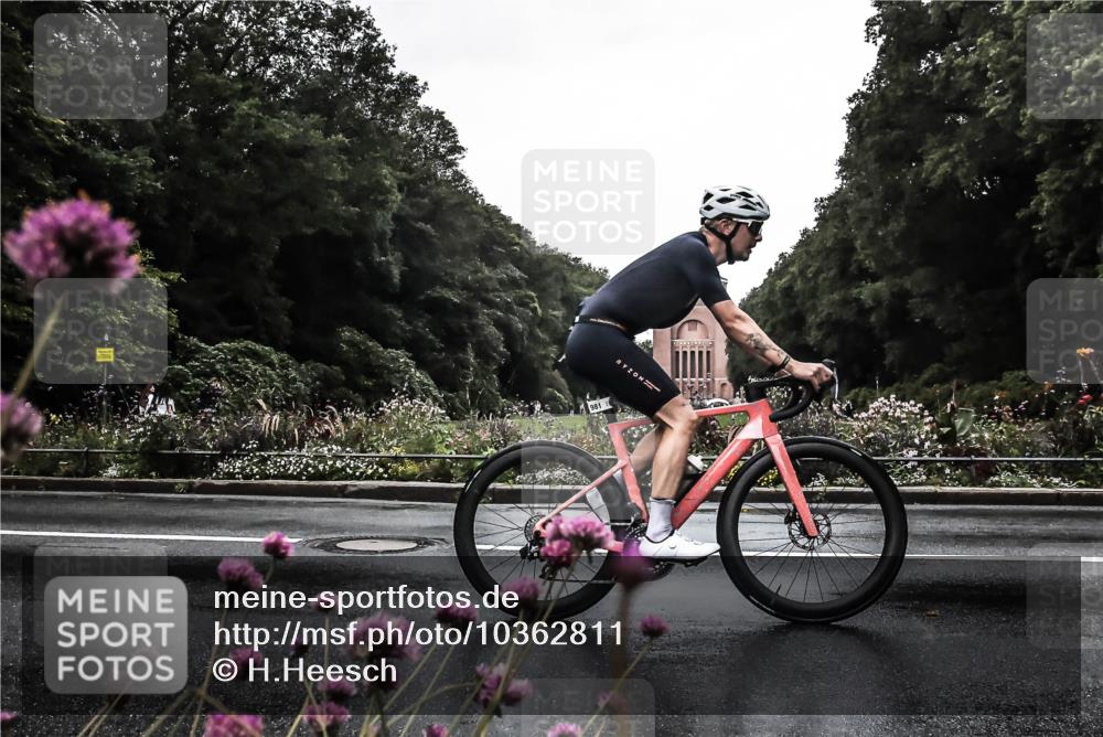 13.09.2026 - Stadtparktriathlon H.Heesch http://msf.ph/oto/10362811 13.09.2026 12:25:49 Radfahren 981, 1097 meine-sportfotos.de