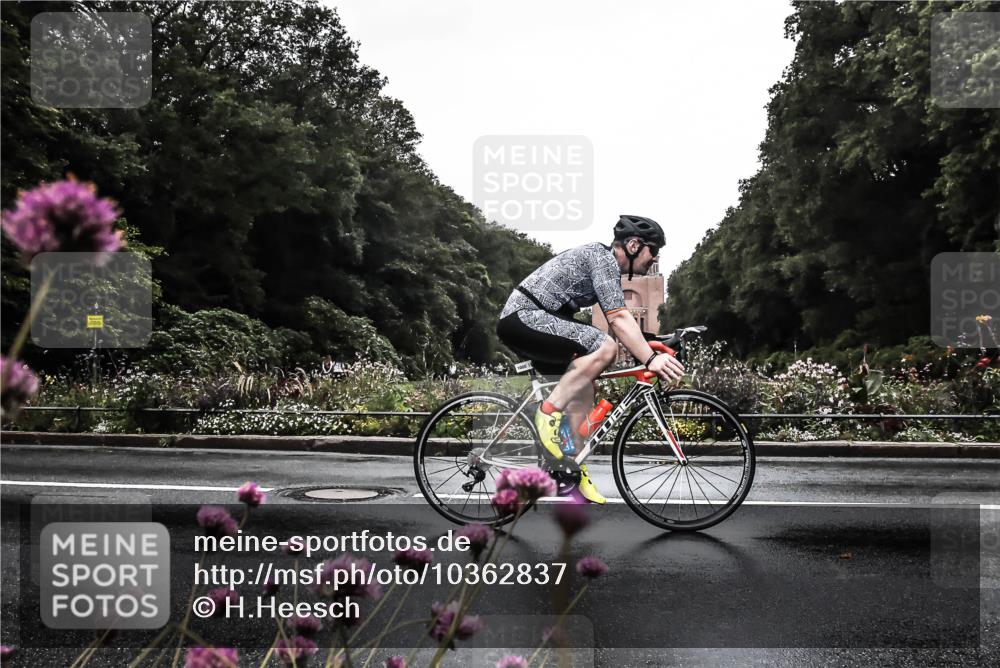 13.09.2026 - Stadtparktriathlon H.Heesch http://msf.ph/oto/10362837 13.09.2026 12:26:01 Radfahren 1005, 1065, 1141 meine-sportfotos.de