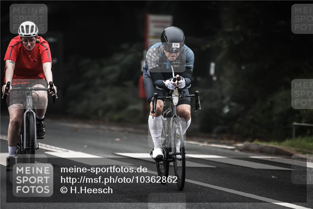 13.09.2026 - Stadtparktriathlon H.Heesch http://msf.ph/oto/10362862 13.09.2026 10:06:35 Radfahren 220, 234, 276, 283, 314 meine-sportfotos.de