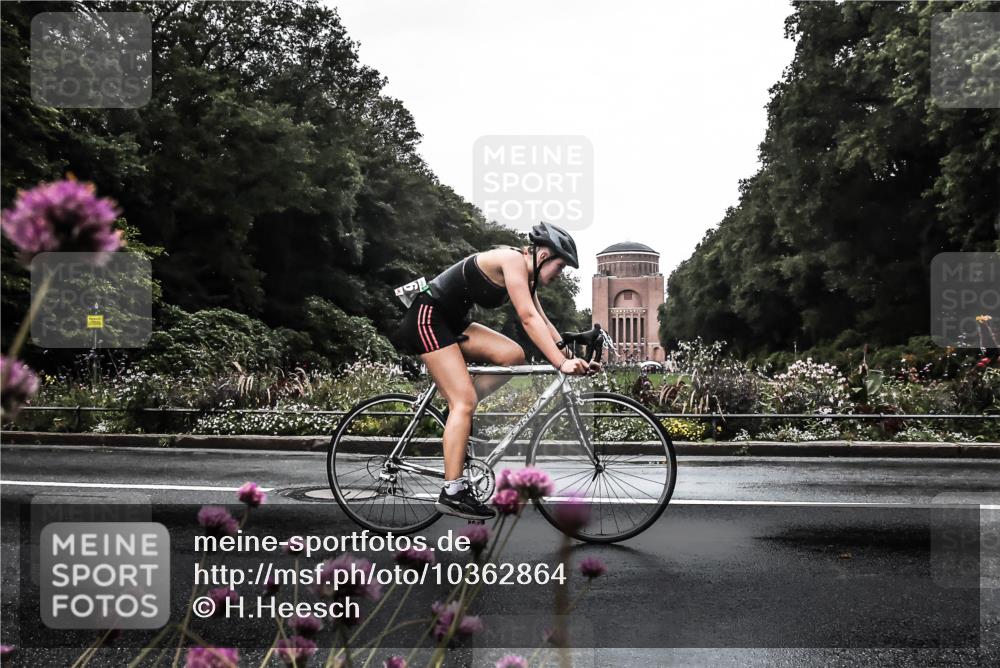 13.09.2026 - Stadtparktriathlon H.Heesch http://msf.ph/oto/10362864 13.09.2026 12:26:08 Radfahren 1043, 1096, 1115 meine-sportfotos.de
