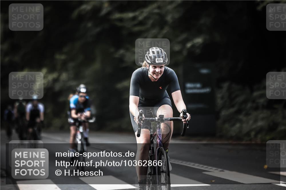 13.09.2026 - Stadtparktriathlon H.Heesch http://msf.ph/oto/10362866 13.09.2026 11:19:28 Radfahren 600, 709, 733, 789, 808, 822 meine-sportfotos.de