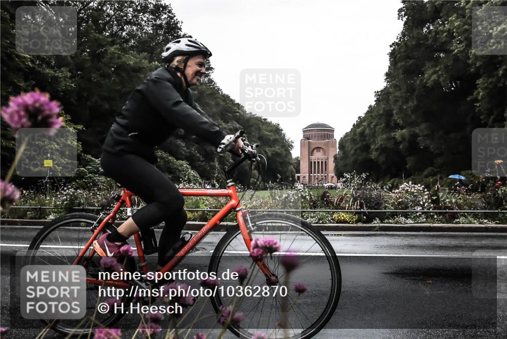 13.09.2026 - Stadtparktriathlon H.Heesch http://msf.ph/oto/10362870 13.09.2026 12:26:11 Radfahren 1043, 1045, 1086, 1096, 1115 meine-sportfotos.de