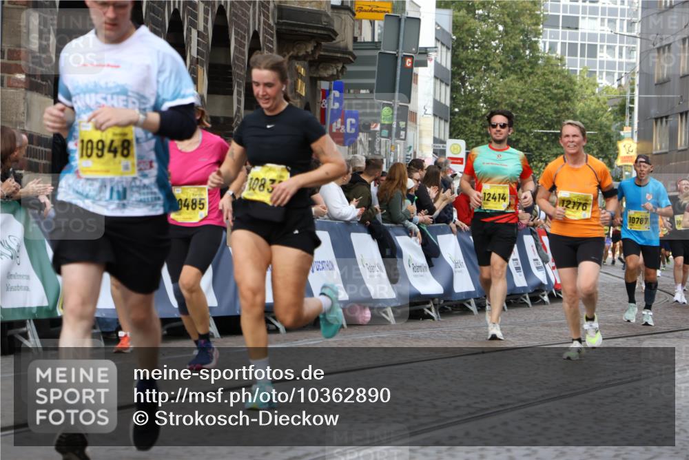 13.09.2026 - 21. swb-Marathon Bremen Strokosch-Dieckow http://msf.ph/oto/10362890 13.09.2026 10:58:57 Ziel 10878, 10879, 11030, 11189, 11228, 11384, 11488, 11743, 11955, 12180, 12237, 12320, 12499, 12505, 10383, 10415, 10427, 10477, 10668, 10843, 11034, 11602, 11913, 12015, 12118, 12127, 12131, 12200, 12271, 12297 meine-sportfotos.de