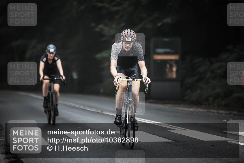 13.09.2026 - Stadtparktriathlon H.Heesch http://msf.ph/oto/10362898 13.09.2026 10:06:39 Radfahren 220, 234, 283, 314 meine-sportfotos.de