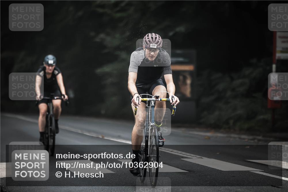 13.09.2026 - Stadtparktriathlon H.Heesch http://msf.ph/oto/10362904 13.09.2026 10:06:39 Radfahren 220, 234, 283, 314 meine-sportfotos.de