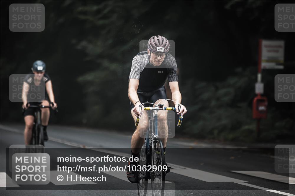 13.09.2026 - Stadtparktriathlon H.Heesch http://msf.ph/oto/10362909 13.09.2026 10:06:39 Radfahren 220, 234, 283, 314 meine-sportfotos.de