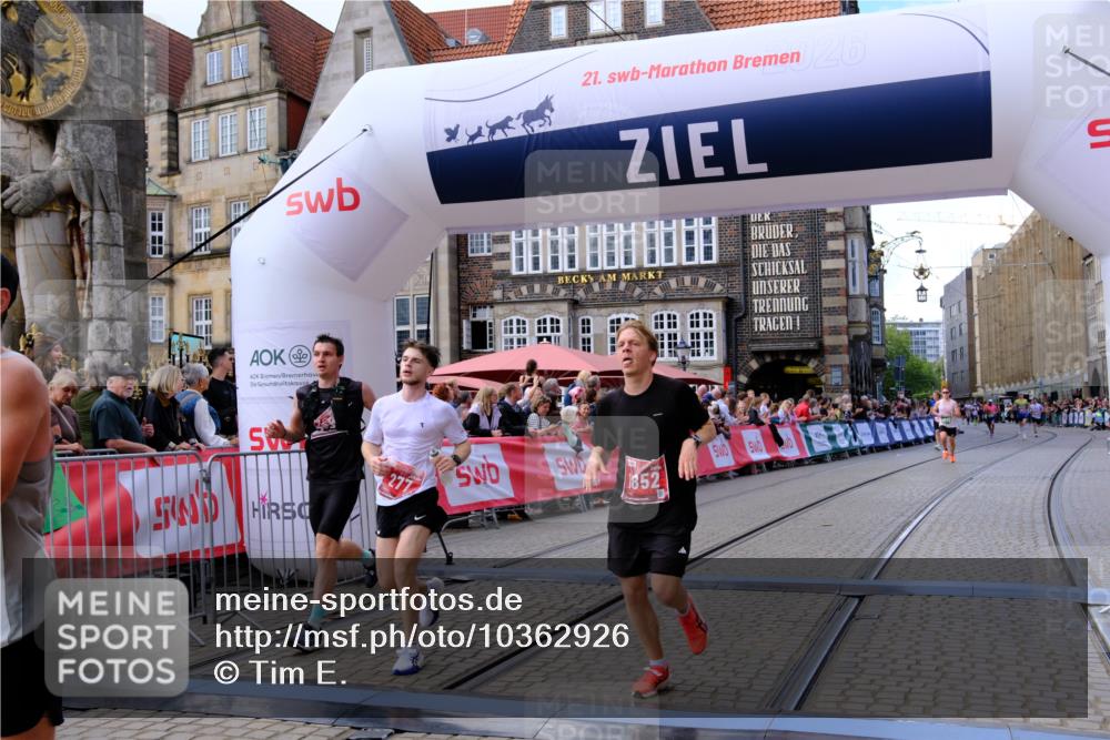 13.09.2026 - 21. swb-Marathon Bremen Tim E. http://msf.ph/oto/10362926 13.09.2026 13:00:28 Ziel 603, 671, 735, 912, 1571, 1758, 1911, 1930, 7015, 7170, 8689 meine-sportfotos.de