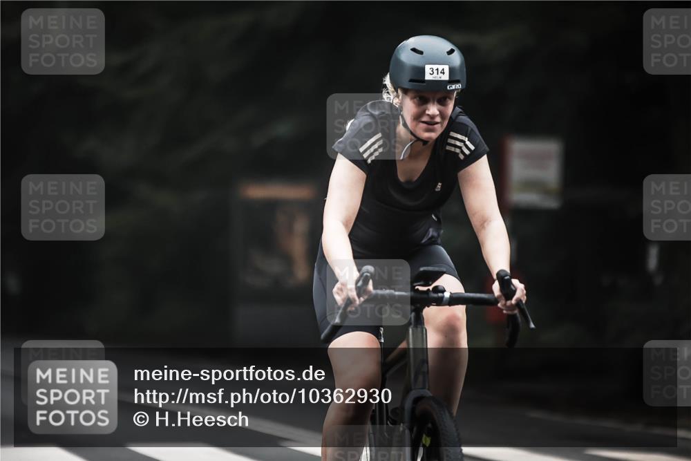 13.09.2026 - Stadtparktriathlon H.Heesch http://msf.ph/oto/10362930 13.09.2026 10:06:41 Radfahren 220, 283, 314 meine-sportfotos.de