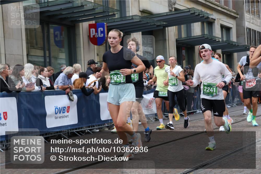 13.09.2026 - 21. swb-Marathon Bremen Strokosch-Dieckow http://msf.ph/oto/10362936 13.09.2026 13:36:43 Ziel 551, 813, 843, 950, 1285, 1641, 1849, 1854, 1991, 2241, 2275, 2531, 2930, 3122, 3541, 3635, 3732, 3787, 3874, 3894, 3909, 3998, 4261, 4335, 4410, 4448, 4932, 4947, 5236, 5355, 5547, 5577, 6046, 6056, 6269, 6408, 6431, 6629, 6961, 6966, 7006, 7046, 7398, 7445, 7640, 7937, 8034, 8268, 8443, 8458, 8498, 8839, 9140, 9310, 9317, 9331, 9415, 9589, 9840, 13077, 164, 372, 813, 900, 1738, 1880, 1936, 2467, 2673, 2692, 2700, 2731, 2819, 2823, 3067, 3585, 3635, 3815, 4006, 4050 meine-sportfotos.de