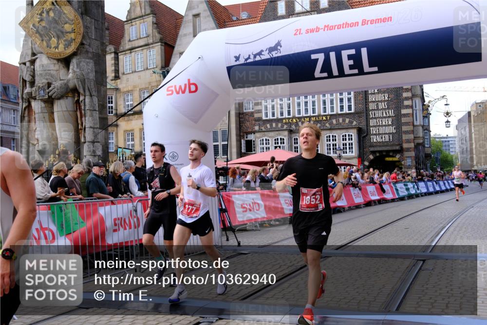 13.09.2026 - 21. swb-Marathon Bremen Tim E. http://msf.ph/oto/10362940 13.09.2026 13:00:29 Ziel 603, 671, 735, 912, 1571, 1758, 1911, 1930, 7015, 7170, 8689 meine-sportfotos.de