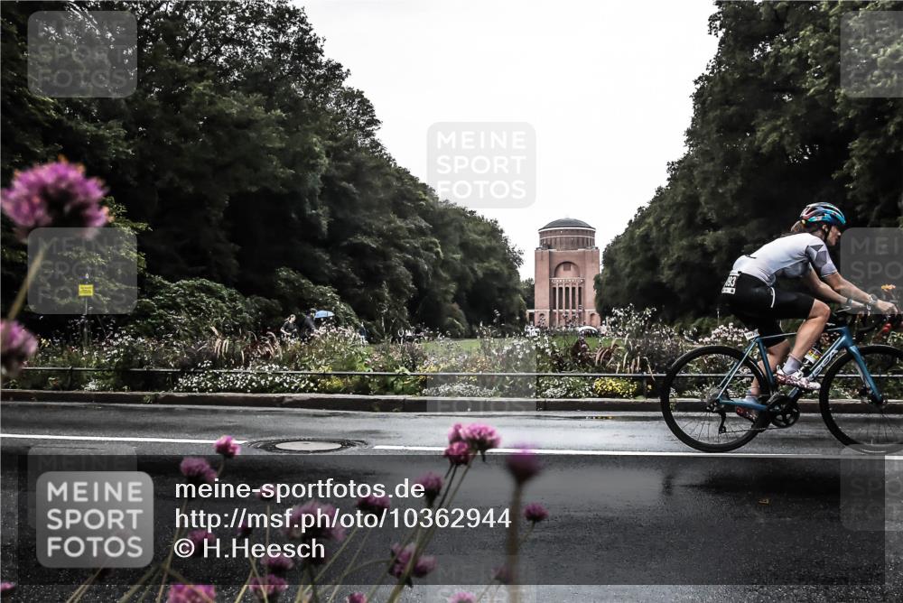13.09.2026 - Stadtparktriathlon H.Heesch http://msf.ph/oto/10362944 13.09.2026 12:26:22 Radfahren 1052, 1089, 1093, 1131, 1147, 1161 meine-sportfotos.de