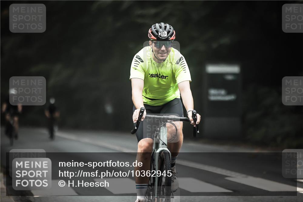 13.09.2026 - Stadtparktriathlon H.Heesch http://msf.ph/oto/10362945 13.09.2026 10:06:52 Radfahren 285, 290, 306, 328 meine-sportfotos.de