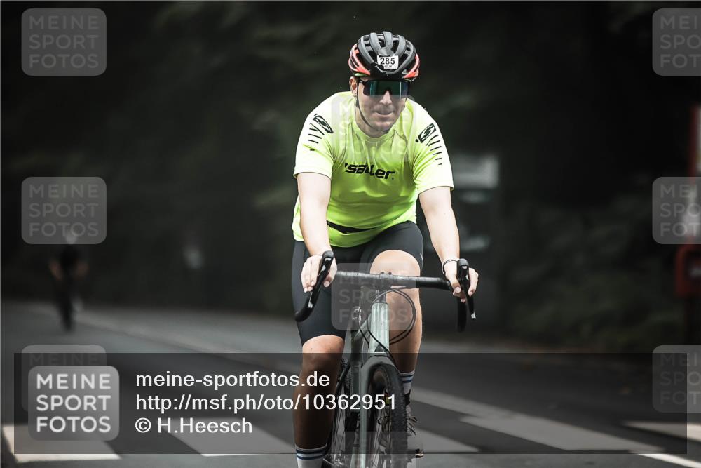 13.09.2026 - Stadtparktriathlon H.Heesch http://msf.ph/oto/10362951 13.09.2026 10:06:52 Radfahren 285, 290, 306, 328 meine-sportfotos.de