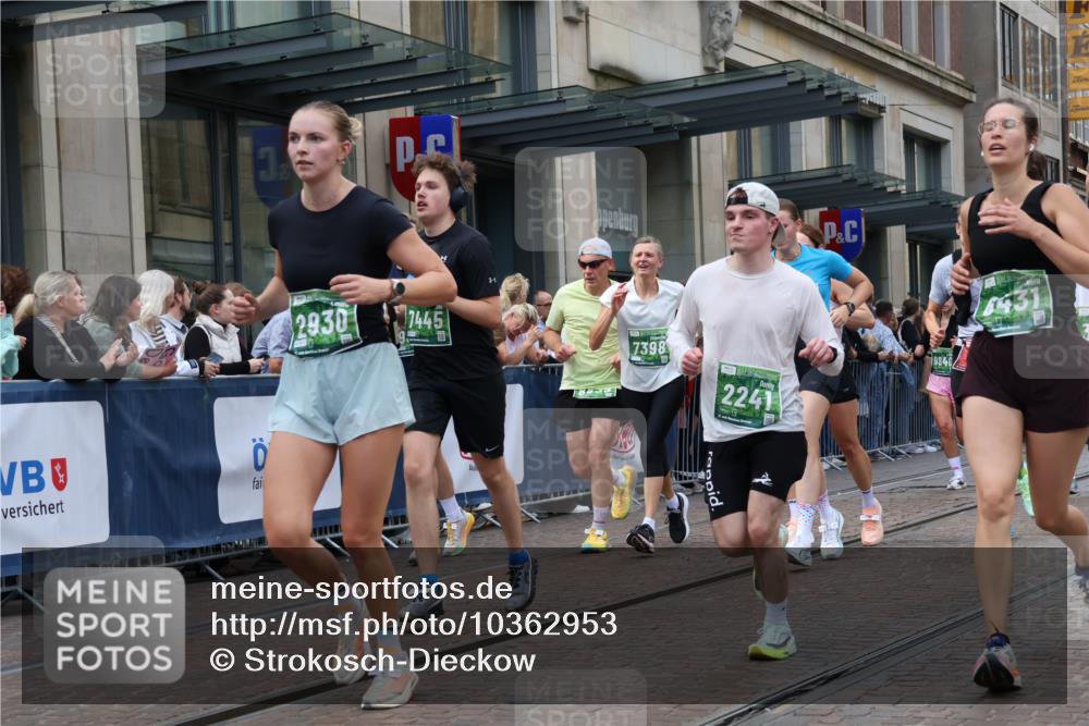 13.09.2026 - 21. swb-Marathon Bremen Strokosch-Dieckow http://msf.ph/oto/10362953 13.09.2026 13:36:43 Ziel 551, 813, 843, 950, 1285, 1641, 1849, 1854, 1991, 2241, 2275, 2531, 2930, 3122, 3541, 3635, 3732, 3787, 3874, 3894, 3909, 3998, 4261, 4335, 4410, 4448, 4932, 4947, 5236, 5355, 5547, 5577, 6046, 6056, 6269, 6408, 6431, 6629, 6961, 6966, 7006, 7046, 7398, 7445, 7640, 7937, 8034, 8268, 8443, 8458, 8498, 8839, 9140, 9310, 9317, 9331, 9415, 9589, 9840, 13077, 164, 372, 813, 900, 1738, 1880, 1936, 2467, 2673, 2692, 2700, 2731, 2819, 2823, 3067, 3585, 3635, 3815, 4006, 4050 meine-sportfotos.de