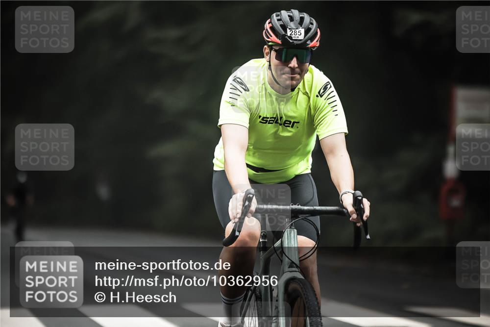 13.09.2026 - Stadtparktriathlon H.Heesch http://msf.ph/oto/10362956 13.09.2026 10:06:52 Radfahren 285, 290, 306, 328 meine-sportfotos.de