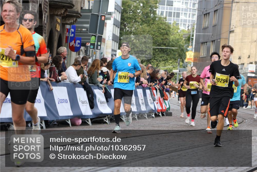 13.09.2026 - 21. swb-Marathon Bremen Strokosch-Dieckow http://msf.ph/oto/10362957 13.09.2026 10:59:00 Ziel 10485, 10832, 10878, 10879, 10948, 11030, 11189, 11228, 11384, 11488, 11743, 11955, 12180, 12237, 12320, 12499, 12505, 10415, 10427, 10668, 11086, 11125, 11301, 11302, 11913, 12015, 12118, 12200, 12297, 12541 meine-sportfotos.de