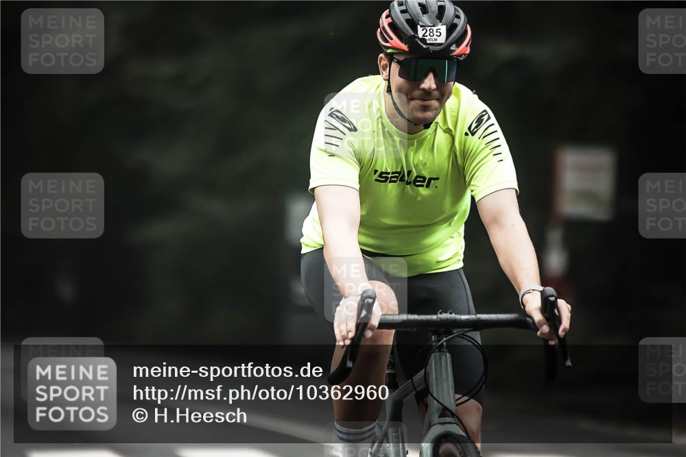 13.09.2026 - Stadtparktriathlon H.Heesch http://msf.ph/oto/10362960 13.09.2026 10:06:52 Radfahren 285, 290, 306, 328 meine-sportfotos.de